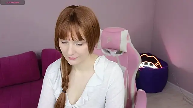 KristinMoore online show from November 8, 2025, 8:18 am