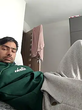 andreiiiii2025 online show from April 22, 2026, 11:17 am