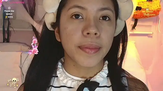 Snapshot of emily_sweett24 chatting on October 31, 2025, 12:46 pm emily sweett24 online show from October 31, 2025, 12:46 pm