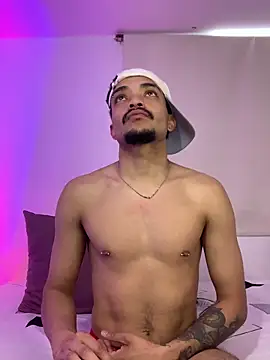 Snapshot of eross_chipre_ chatting on December 2, 2025, 7:37 pm eross chipre online show from December 2, 2025, 7:37 pm