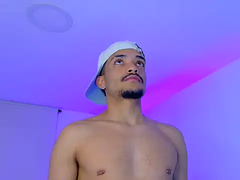 Snapshot of eross_chipre_ chatting on November 21, 2025, 10:42 pm eross chipre online show from November 21, 2025, 10:42 pm