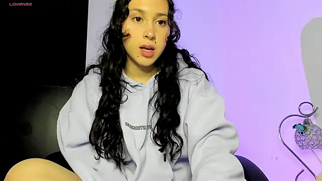 Snapshot of ammy_e chatting on November 13, 2025, 2:15 am ammy e online show from November 13, 2025, 2:15 am