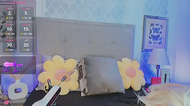 Snapshot of Carlaguzman_ chatting on December 3, 2025, 3:22 pm Carlaguzman online show from December 3, 2025, 3:22 pm