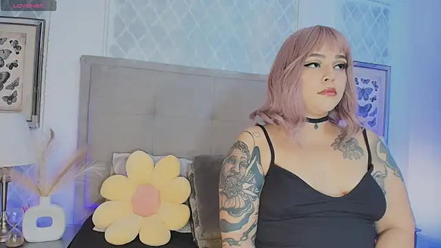 Snapshot of Carlaguzman_ chatting on November 24, 2025, 2:39 pm Carlaguzman online show from November 24, 2025, 2:39 pm