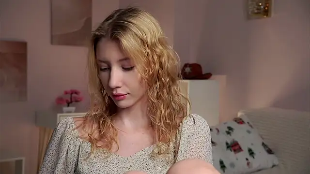 SunnivaCovil online show from April 2, 2026, 2:46 pm