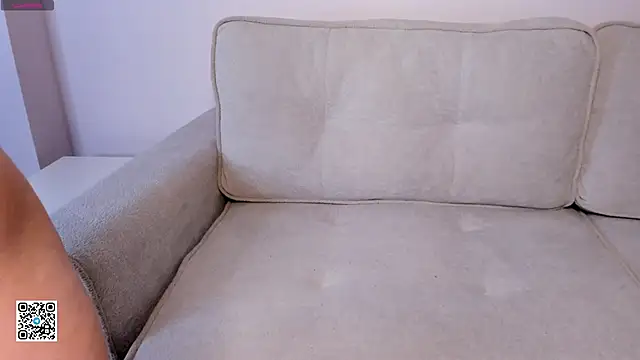 SunnivaCovil online show from March 9, 2025, 5:39 pm