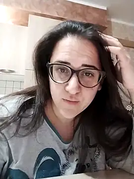 Snapshot of Dolcecurvy chatting on March 27, 2026, 10:33 pm Dolcecurvy online show from March 27, 2026, 10:33 pm