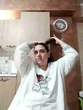 Snapshot of Dolcecurvy chatting on January 17, 2026, 10:46 pm Dolcecurvy online show from January 17, 2026, 10:46 pm