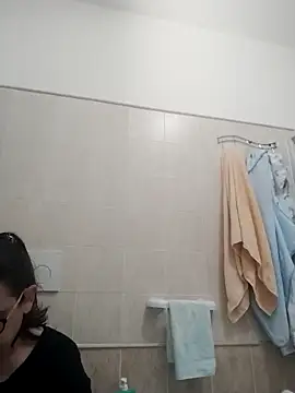 Snapshot of Dolcecurvy chatting on November 12, 2025, 9:46 am Dolcecurvy online show from November 12, 2025, 9:46 am