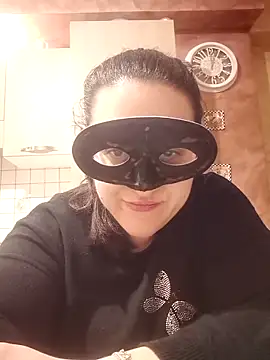 Snapshot of Dolcecurvy chatting on March 8, 2025, 11:07 pm Dolcecurvy online show from March 8, 2025, 11:07 pm