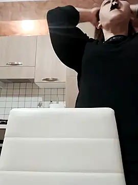 Snapshot of Dolcecurvy chatting on February 19, 2026, 2:47 pm Dolcecurvy online show from February 19, 2026, 2:47 pm