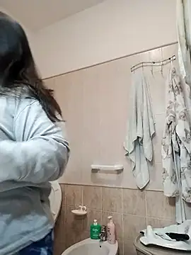 Snapshot of Dolcecurvy chatting on January 11, 2026, 6:15 pm Dolcecurvy online show from January 11, 2026, 6:15 pm