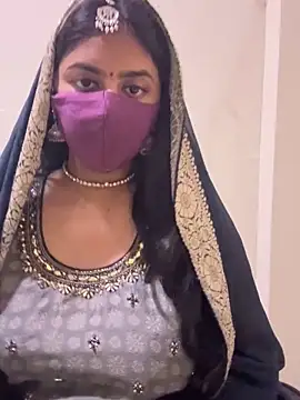 Dishasarmaa05 online show from November 26, 2025, 4:18 pm