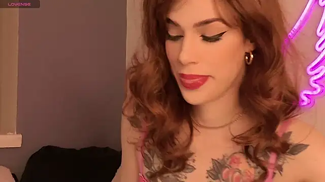 Snapshot of FrancescaFerra chatting on December 16, 2025, 6:12 pm FrancescaFerra online show from December 16, 2025, 6:12 pm