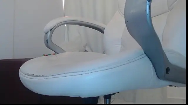 Snapshot of Mature_2025 chatting on October 24, 2025, 7:13 pm Mature 2025 online show from October 24, 2025, 7:13 pm