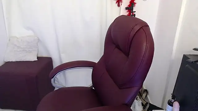 Mature 2025 online show from March 13, 2026, 3:50 pm