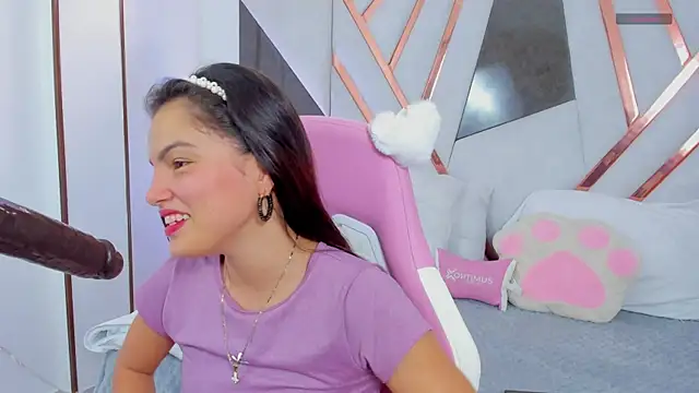 cutie sarax1 online show from October 26, 2025, 1:55 pm