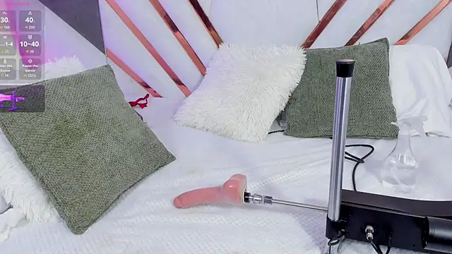 cutie sarax1 online show from September 24, 2025, 7:42 pm