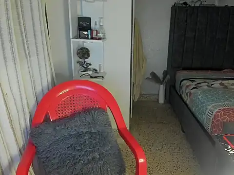 Snapshot of Fox2evans chatting on December 15, 2025, 7:25 am Fox2evans online show from December 15, 2025, 7:25 am