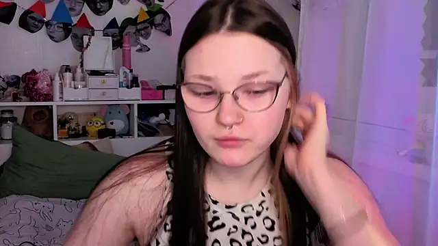 milliedoll online show from November 27, 2025, 6:25 am