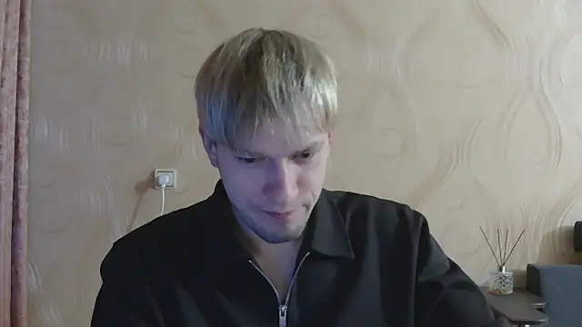 frama666 online show from April 21, 2026, 6:47 pm