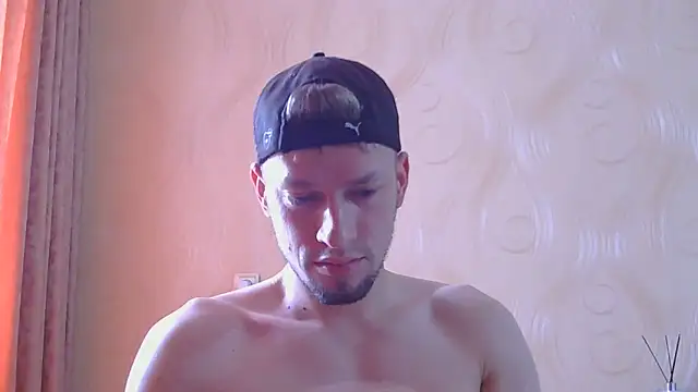 Snapshot of frama666 chatting on June 19, 2026, 10:21 am frama666 online show from June 19, 2026, 10:21 am