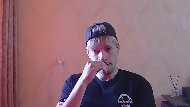 Snapshot of frama666 chatting on May 6, 2026, 8:40 am frama666 online show from May 6, 2026, 8:40 am