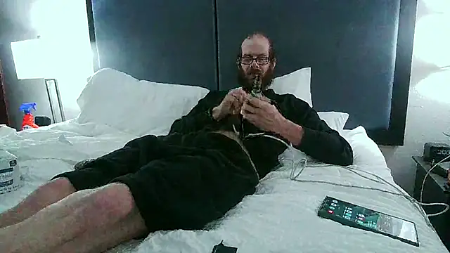 Snapshot of donut024 chatting on March 20, 2025, 6:52 am donut024 online show from March 20, 2025, 6:52 am