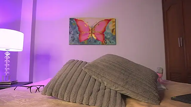 gala monroe online show from November 19, 2025, 11:10 am