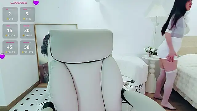 Snapshot of Dazzlebean chatting on December 15, 2025, 3:18 pm Dazzlebean online show from December 15, 2025, 3:18 pm