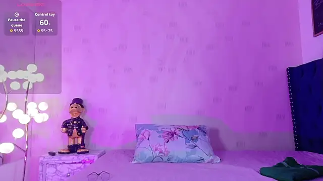 innocenthazel online show from February 11, 2026, 3:06 am