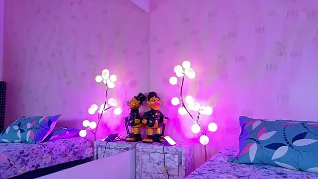 innocenthazel online show from April 19, 2026, 12:06 pm