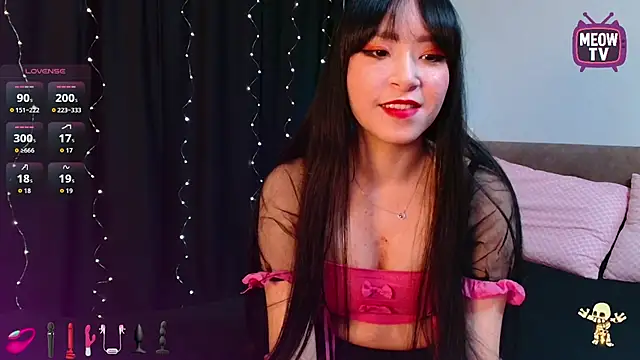 miyakimi0101 online show from November 14, 2025, 7:28 pm