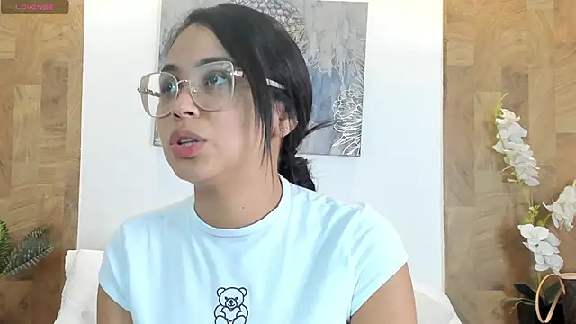 Snapshot of Lucia_Brown_ chatting on June 3, 2026, 10:47 pm Lucia Brown online show from June 3, 2026, 10:47 pm