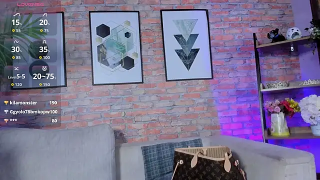 Lucia Brown  online show from September 15, 2025, 4:24 am