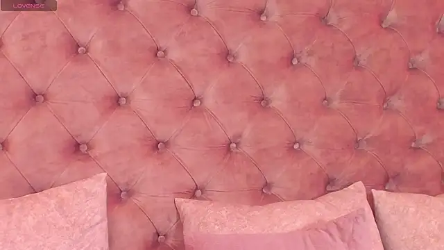 Snapshot of regina_noctixx chatting on November 26, 2025, 11:27 pm regina noctixx online show from November 26, 2025, 11:27 pm