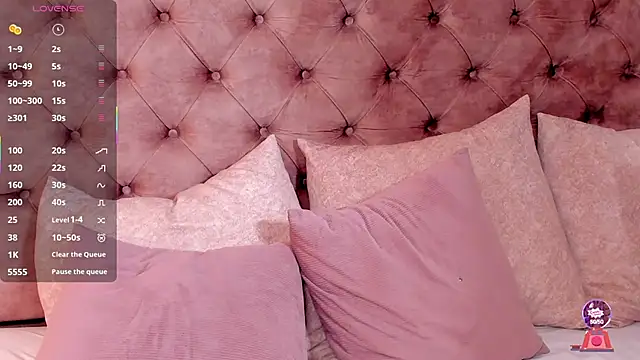 Snapshot of regina_noctixx chatting on December 4, 2025, 11:04 pm regina noctixx online show from December 4, 2025, 11:04 pm