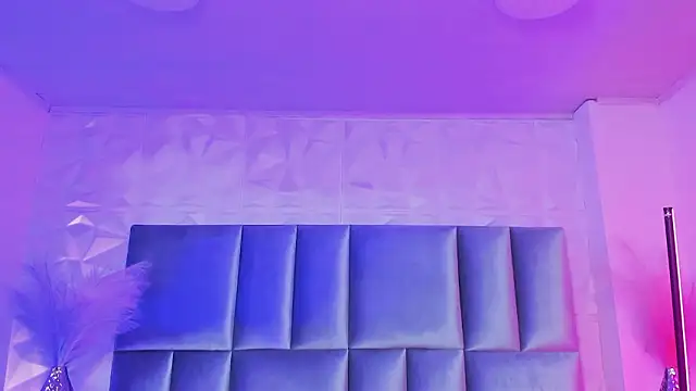 Selene bennet online show from March 17, 2026, 3:42 am