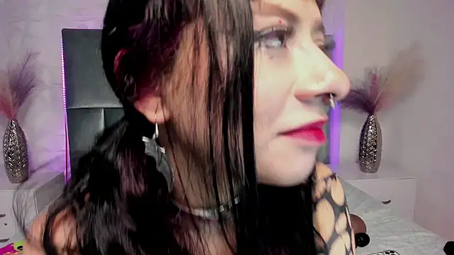 Snapshot of Selene_bennet chatting on November 7, 2025, 4:39 am Selene bennet online show from November 7, 2025, 4:39 am