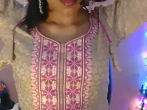 Snapshot of Cute_Pihu01 chatting on February 4, 2026, 7:42 pm Cute Pihu01 online show from February 4, 2026, 7:42 pm