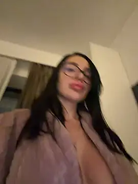 Mia Splash online show from January 16, 2026, 8:02 pm