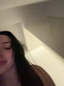 Mia Splash online show from February 15, 2026, 3:22 pm