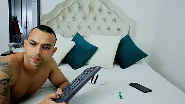 Bastiandelux online show from October 9, 2025, 11:38 pm