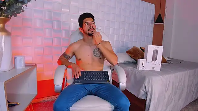 Snapshot of AlejandroStormm chatting on February 23, 2025, 9:05 pm AlejandroStormm online show from February 23, 2025, 9:05 pm