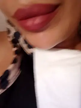 Snapshot of Sexlove1xo chatting on November 2, 2025, 12:59 am Sexlove1xo online show from November 2, 2025, 12:59 am