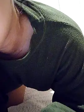 Snapshot of Sexlove1xo chatting on November 29, 2025, 5:18 am Sexlove1xo online show from November 29, 2025, 5:18 am