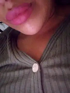 Snapshot of Sexlove1xo chatting on October 7, 2025, 5:25 pm Sexlove1xo online show from October 7, 2025, 5:25 pm