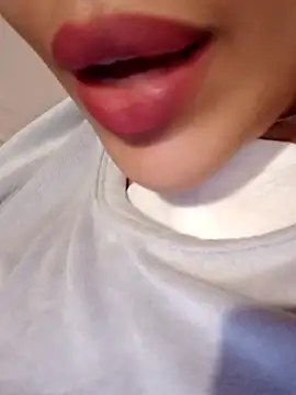 Snapshot of Sexlove1xo chatting on October 31, 2025, 6:15 pm Sexlove1xo online show from October 31, 2025, 6:15 pm