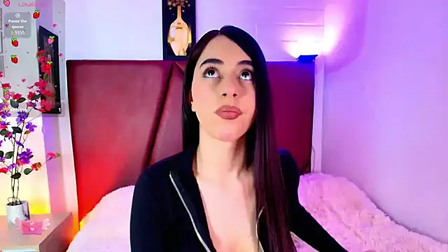 Lexi Howard  online show from May 19, 2026, 12:37 am