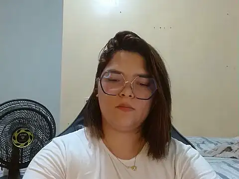 GoddessChaar online show from February 24, 2025, 1:24 am